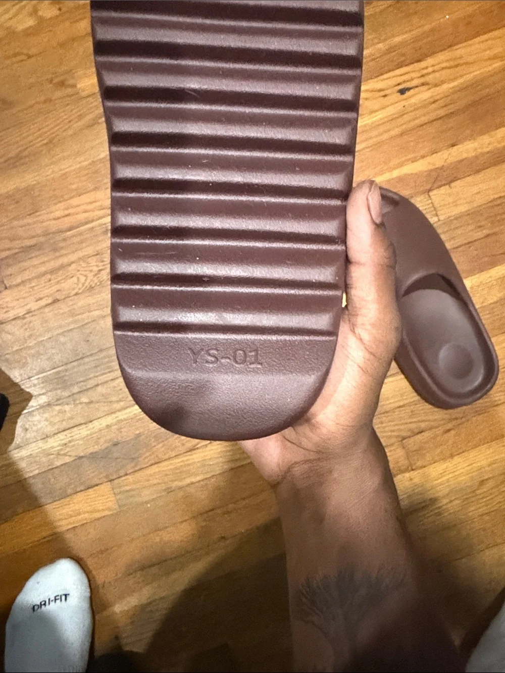 Yeezy mens slide